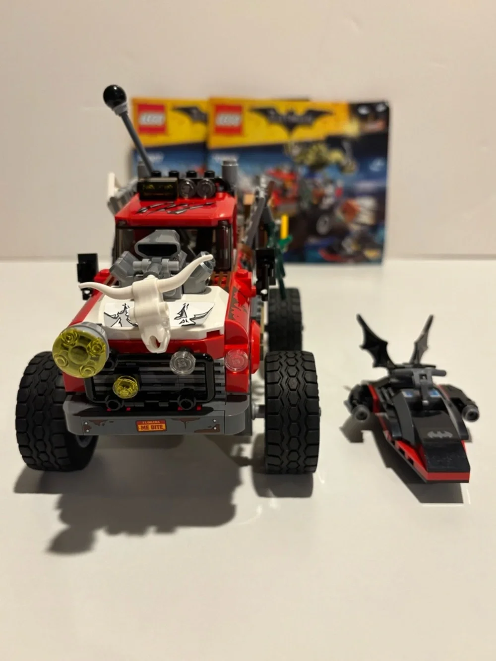 LEGO #70907 Killer Croc Tail-Gator - Picture 8 of 15